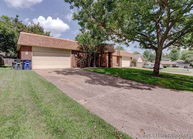 Property at 6517 E 90th St, Tulsa, OK 74133, 4 beds, 4 baths