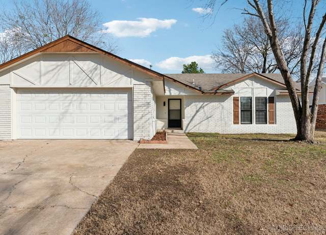 Property at 1112 W 20th St, Claremore, OK 74017, 3 beds, 2 baths