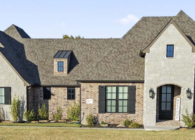 Property at 8627 E 104th St N, Owasso, OK 74055, 4 beds, 2.5 baths