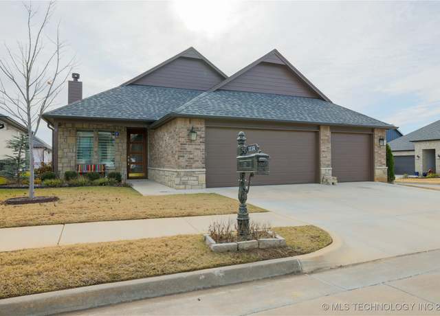 Property at 1114 W 85th Pl S, Tulsa, OK 74132, 3 beds, 2 baths