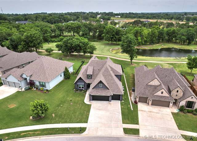 Property at 8617 E Hartford St, Broken Arrow, OK 74014, 3 beds, 3 baths