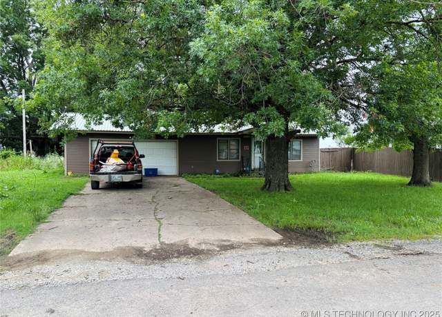 Property at 1503 Hillcrest, Durant, OK 74701, 3 beds, 2 baths