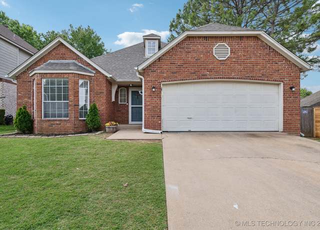 Property at 1414 W 114th St, Jenks, OK 74037, 3 beds, 2 baths