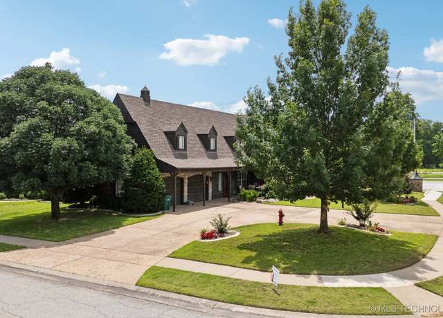 Property at 11712 E 117th Pl N, Collinsville, OK 74021, 3 beds, 2.5 baths