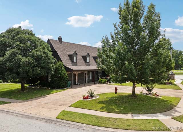 Property at 11712 E 117th Pl N, Collinsville, OK 74021, 3 beds, 2.5 baths