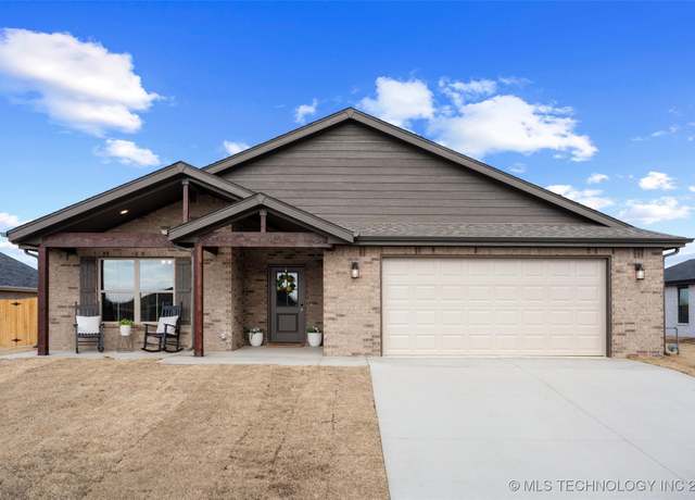 Property at 5822 Coldspring Ln, Bartlesville, OK 74006, 2 beds, 2 baths