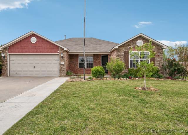 Property at 14704 Fern Pl E, Glenpool, OK 74033, 4 beds, 2 baths
