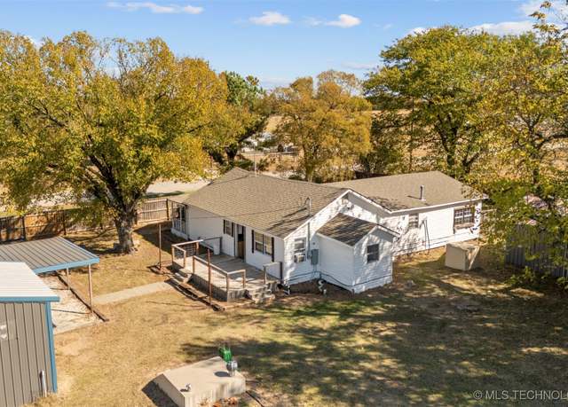Property at 36370 Old Hwy 270, Wewoka, OK 74884, 3 beds, 2 baths