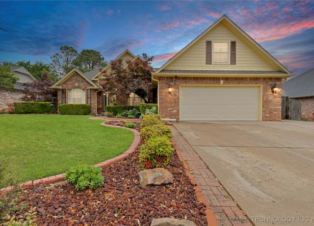 Property at 9503 E 112th Pl S, Bixby, OK 74008, 3 beds, 2.5 baths