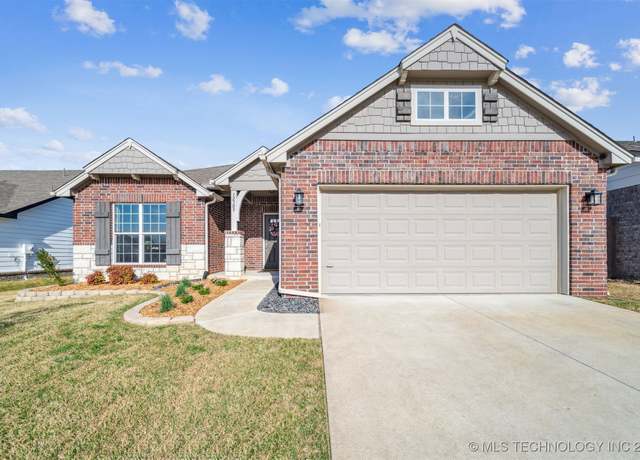 Property at 12309 N 130th Ave E, Collinsville, OK 74021, 4 beds, 2.5 baths