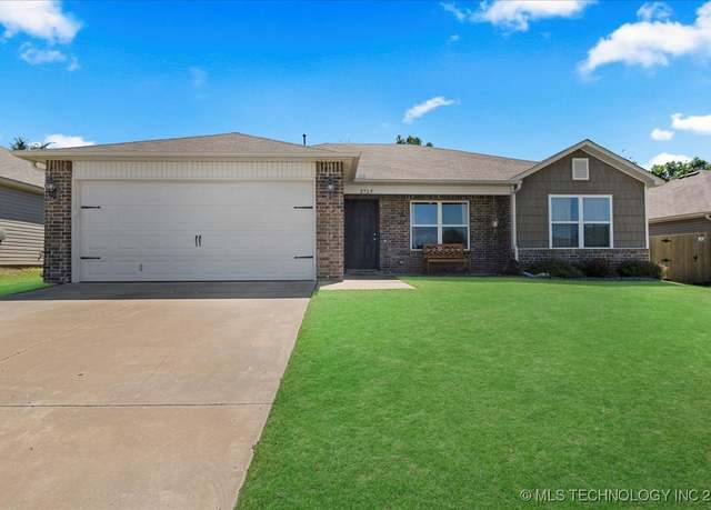 Property at 2729 E Quincy St, Broken Arrow, OK 74014, 3 beds, 2 baths