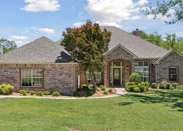 Property at 9219 N 134th EastAvenue, Owasso, OK 74055, 4 beds, 3 baths