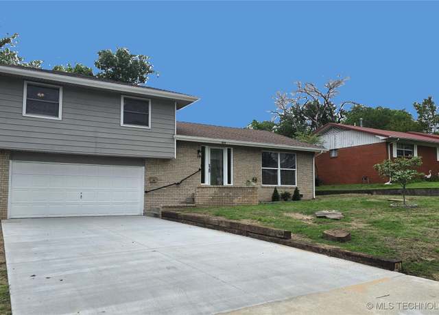 Property at 411 S 3rd, Eufaula, OK 74432, 3 beds, 2.5 baths