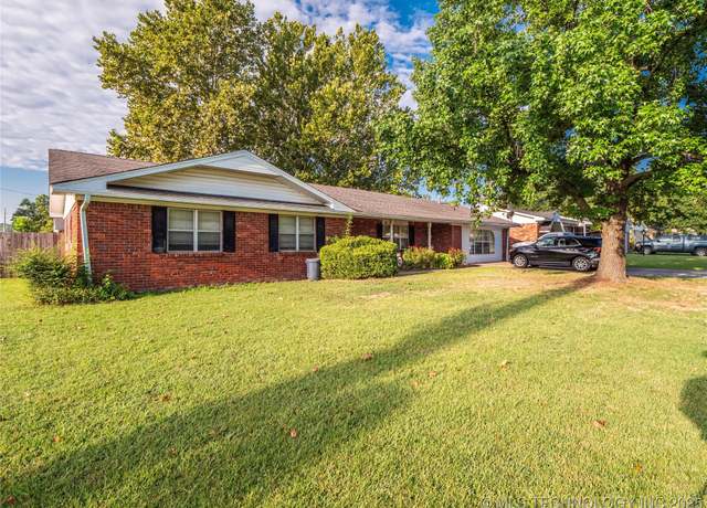 Property at 806 Lampton, Mcalester, OK 74501, 3 beds, 2 baths