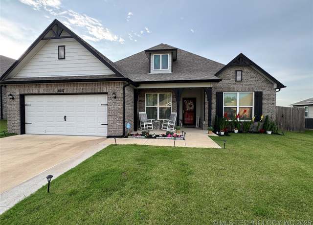 Property at 31287 E 64th St S, Broken Arrow, OK 74014, 3 beds, 2.5 baths