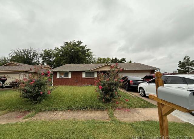 Property at 6304 S 114th EastAvenue, Broken Arrow, OK 74012, 4 beds, 2 baths