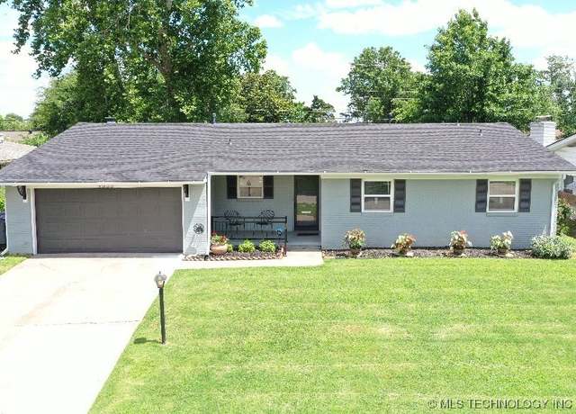 Property at 4633 S Vandalia Ave, Tulsa, OK 74135, 3 beds, 2 baths
