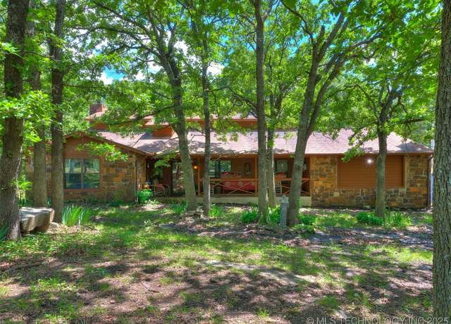 Property at 14018 E 205th St S, Bixby, OK 74008, 4 beds, 2.5 baths