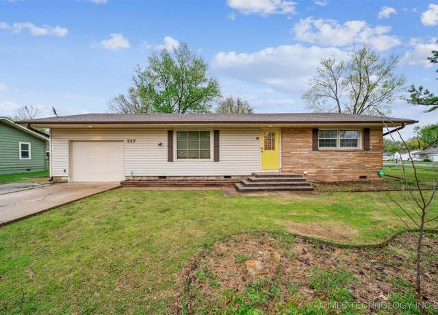 Property at 717 S Coo-y-yah St, Pryor, OK 74361, 2 beds, 1 bath