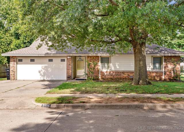 Property at 5716 S Birch Ave, Broken Arrow, OK 74011, 3 beds, 2 baths