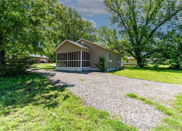 Property at 609 E Tejon Ave, Bristow, OK 74010, 2 beds, 1 bath
