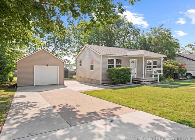 Property at 128 SE Myers Ave, Bartlesville, OK 74006, 2 beds, 1 bath