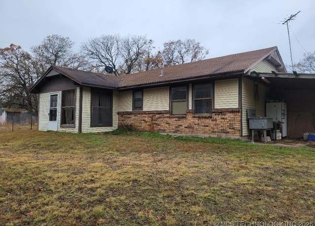 Property at 409612 E 1115 Rd, Eufaula, OK 74432, 3 beds, 1 bath