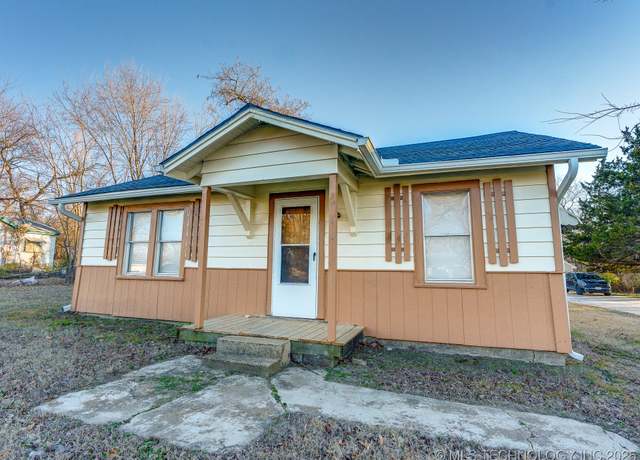 Property at 901 Orchard, Ada, OK 74820, 3 beds, 1 bath