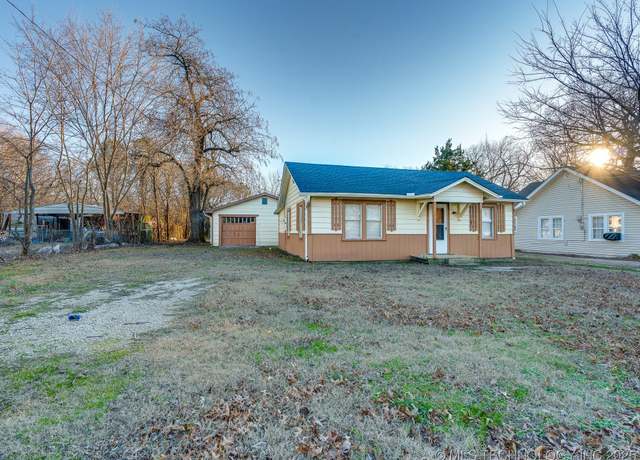 Property at 901 Orchard, Ada, OK 74820, 3 beds, 1 bath