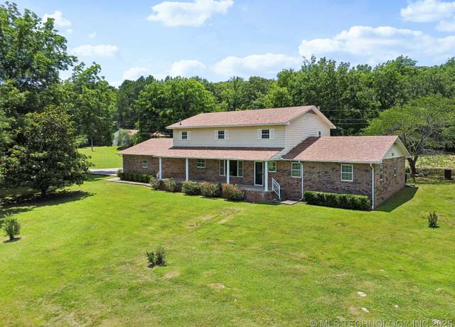 Property at 562 W Willis Rd, Tahlequah, OK 74464, 4 beds, 2.5 baths
