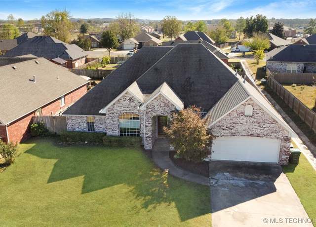 Property at 1530 Redwood Pl, Tahlequah, OK 74464, 4 beds, 2.5 baths