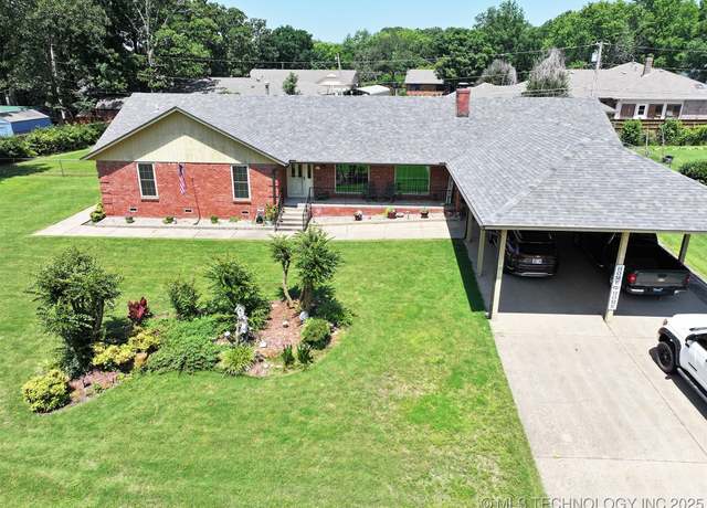 Property at 990 Turney Ave, Tahlequah, OK 74464, 4 beds, 3 baths