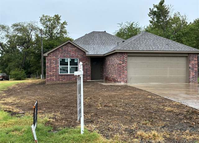 Property at 1137 E Watchorn Ave, Sapulpa, OK 74066, 3 beds, 2 baths