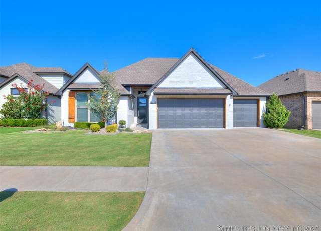 Property at 12451 S 75th Ave E, Bixby, OK 74008, 3 beds, 2.5 baths