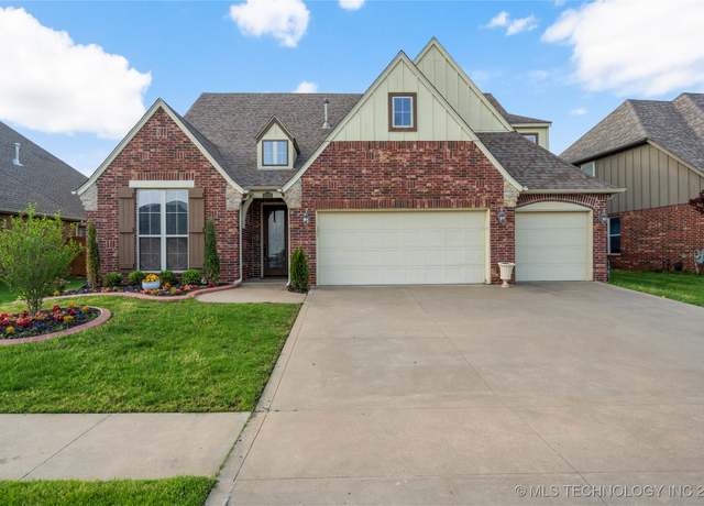 Property at 18728 E 42nd St, Tulsa, OK 74134, 4 beds, 3.5 baths