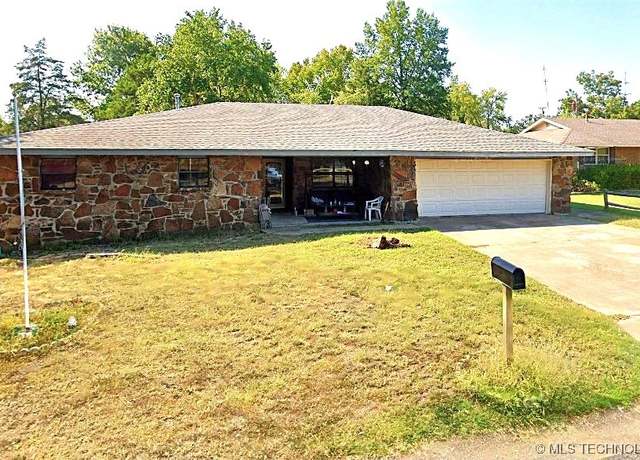 Property at 60 N Redwood Cir, Sallisaw, OK 74955, 3 beds, 2 baths