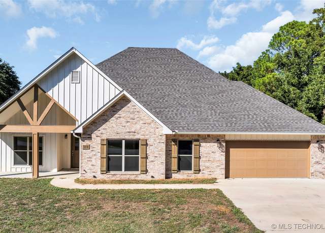 Property at 20 Whipperwill St, Lone Grove, OK 73443, 4 beds, 2.5 baths