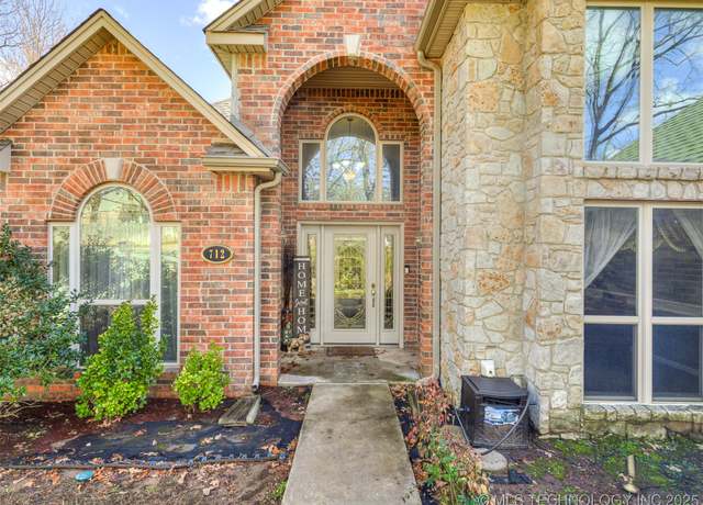 Property at 712 Spring Ln, Bristow, OK 74010, 3 beds, 2 baths