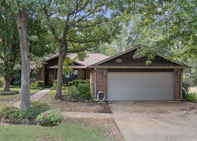 Property at 3421 S 73rd WestAvenue, Tulsa, OK 74107, 3 beds, 2 baths