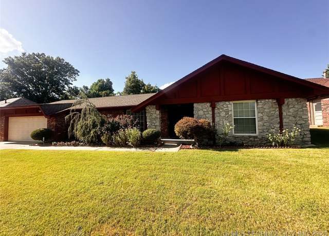 Property at 2919 E 78th St, Tulsa, OK 74136, 3 beds, 2.5 baths