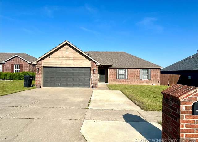 Property at 1110 S Catalina Dr, Oologah, OK 74053, 3 beds, 2 baths