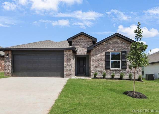 Property at 2104 E Vandalia St, Broken Arrow, OK 74011, 4 beds, 2 baths