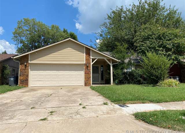 Property at 13801 E 33rd Pl, Tulsa, OK 74134, 3 beds, 2 baths