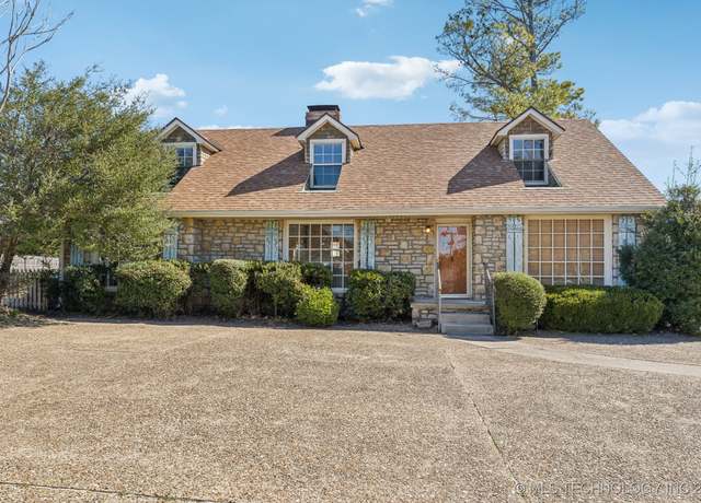 Property at 2921 S Peoria Ave, Tulsa, OK 74114, 3 beds, 3 baths