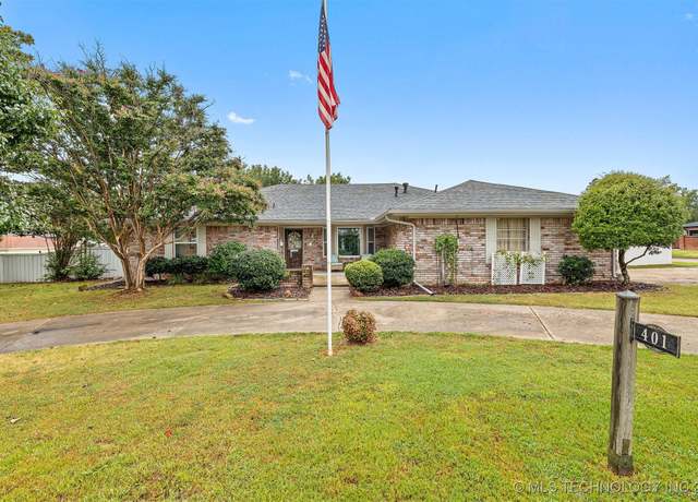 Property at 401 E Federal, Shawnee, OK 74804, 4 beds, 2.5 baths