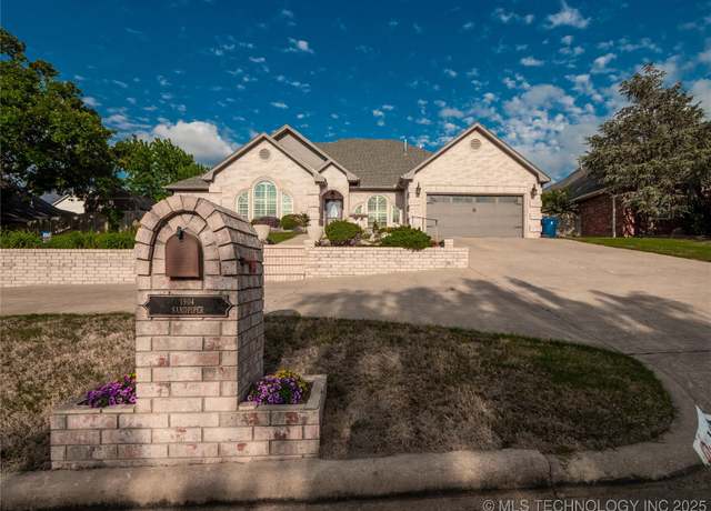 Property at 1904 Sandpiper St, Mcalester, OK 74501, 3 beds, 2.5 baths