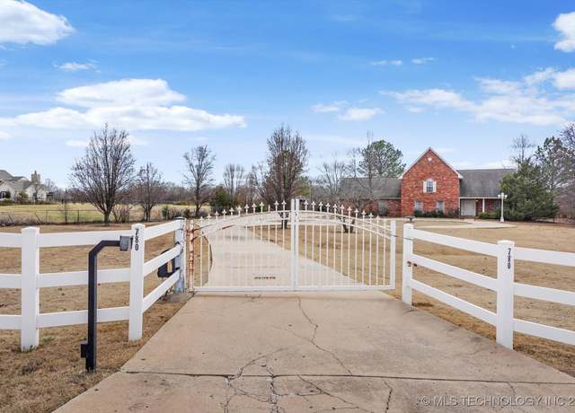 Property at 780 W 121st St S, Jenks, OK 74037, 4 beds, 4.5 baths