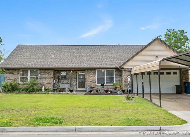 Property at 9418 E 40th St, Tulsa, OK 74145, 3 beds, 2 baths
