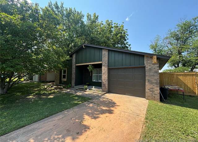 Property at 722 W Commercial St, Broken Arrow, OK 74012, 3 beds, 1 bath