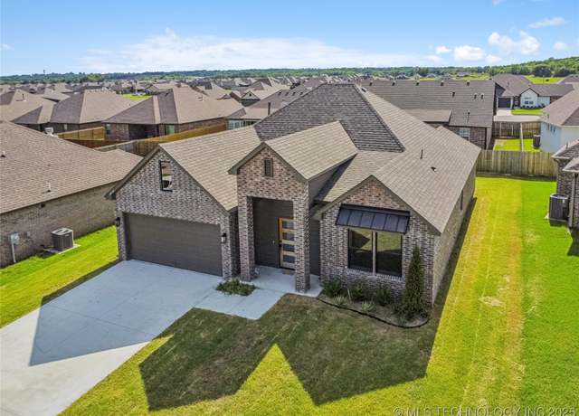 Property at 10710 S 279th EastAvenue, Coweta, OK 74429, 3 beds, 2 baths